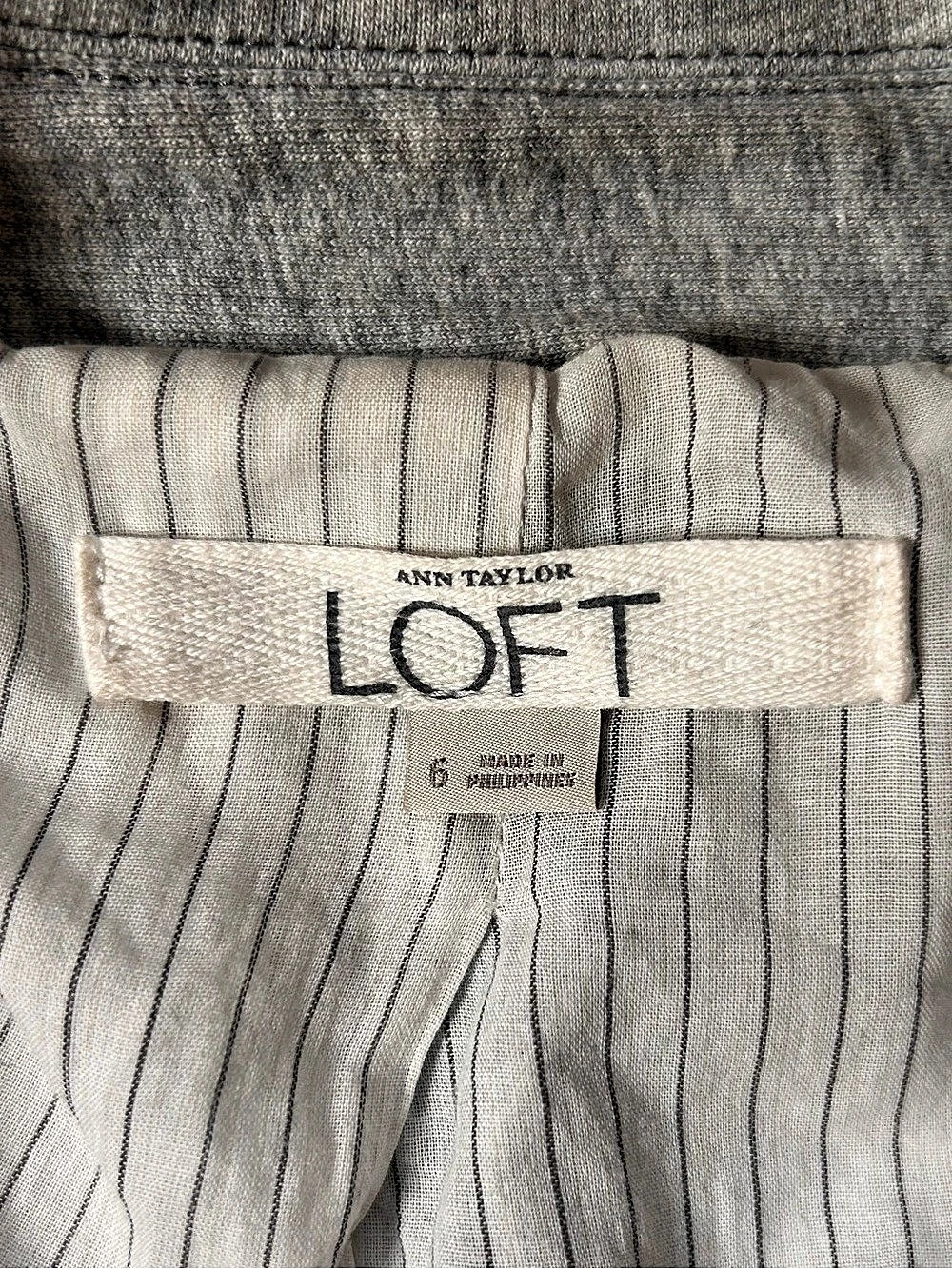 LOFT Gray Cotton Knit Blazer Jacket
Size 6 Classic Preppy Workwear - Picture 10 of 11